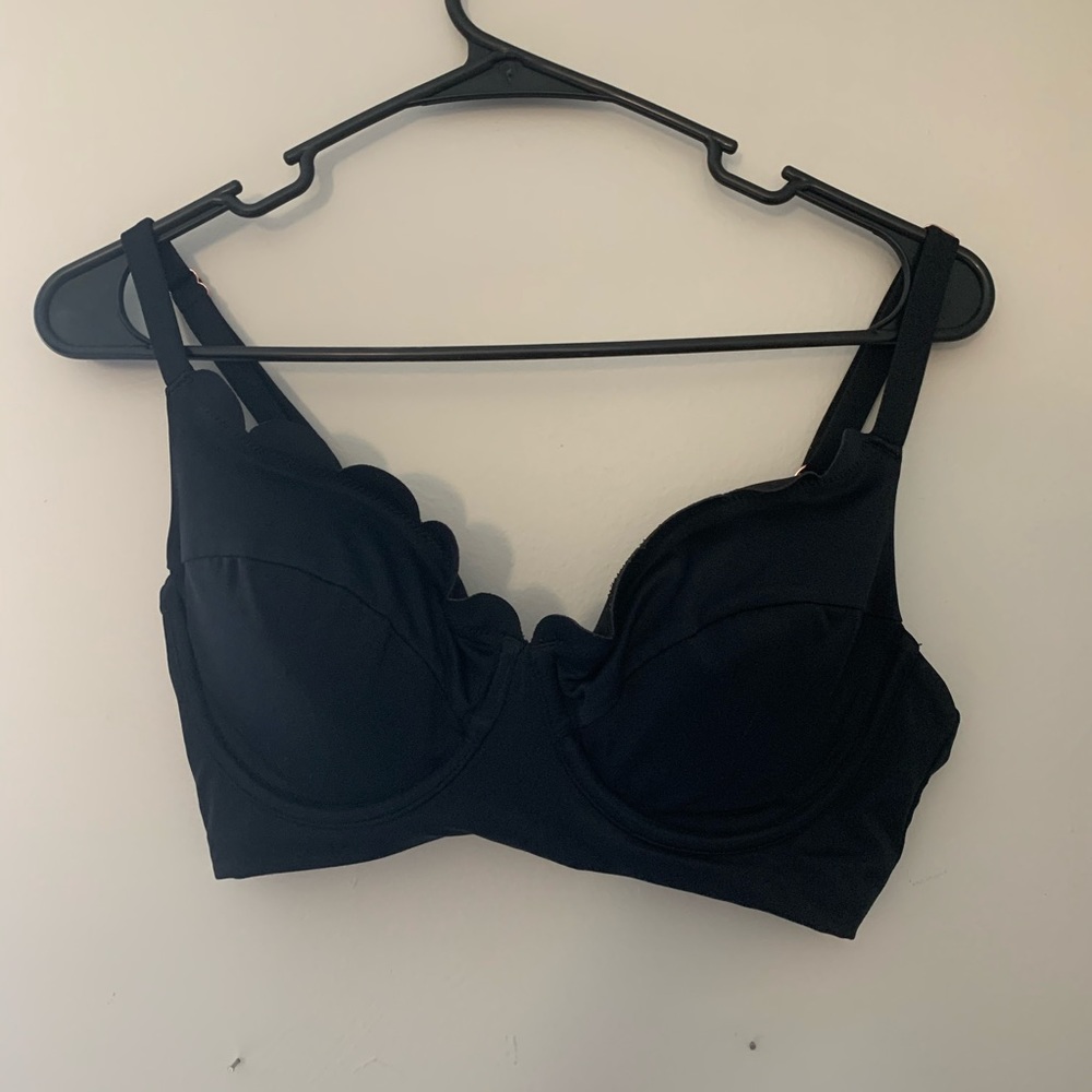 Black Scalloped Bikini Top!